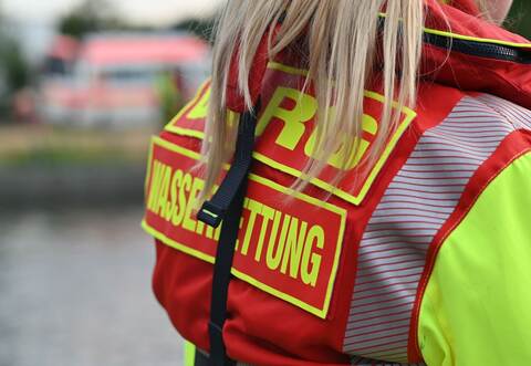 DLRG-Übung in Baden-Württemberg