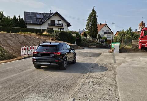 Die Calwer Straße in Neuhausen war aufgrund der Erschließung des Neubaugebiets „Falter“ voll gesperrt. Am Samstagabend wurde die Sperrung aufgehoben. Georg Kost