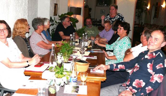 Im Café 1764 im Schloss Bauschlott fand der erste Denkmalstammtisch des Heimatvereins Kraichgau statt.