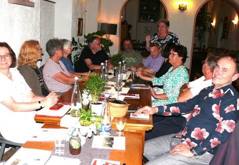 Im Café 1764 im Schloss Bauschlott fand der erste Denkmalstammtisch des Heimatvereins Kraichgau statt.