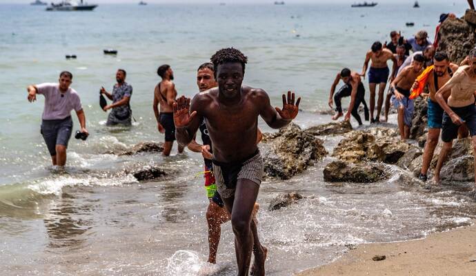 Migranten in Spanien-Exklave Ceuta