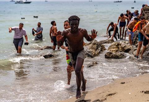 Migranten in Spanien-Exklave Ceuta