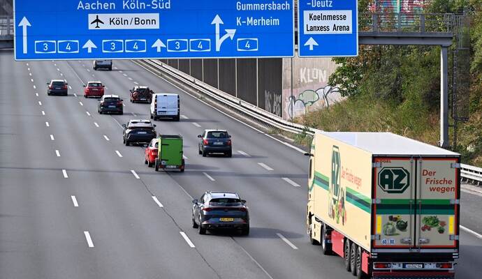 Sonntagsfahrverbot für Lkw in Nordrhein-Westfalen gelockert