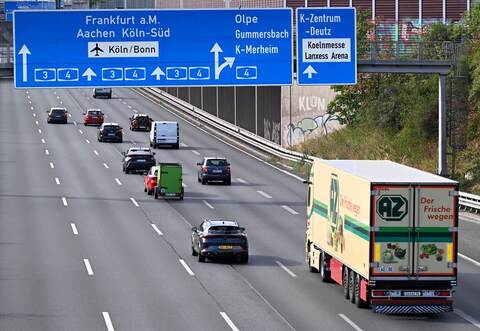 Sonntagsfahrverbot für Lkw in Nordrhein-Westfalen gelockert