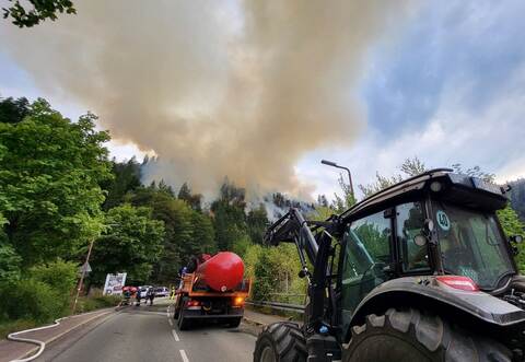 Großeinsatz bei Waldbrand bei Schramberg