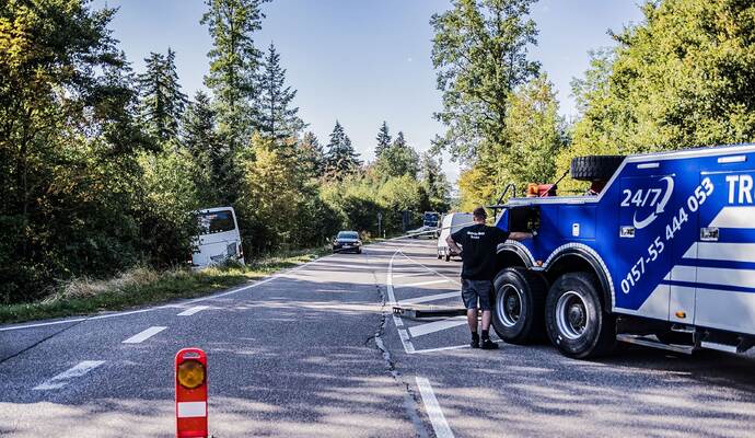 Friolzheim: Linienbus kommt von Fahrbahn ab