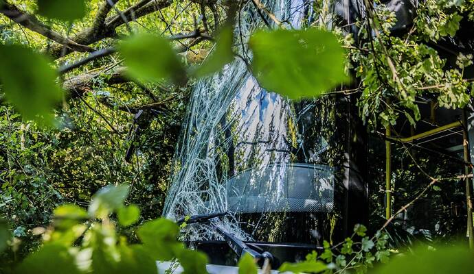 Friolzheim: Linienbus kommt von Fahrbahn ab