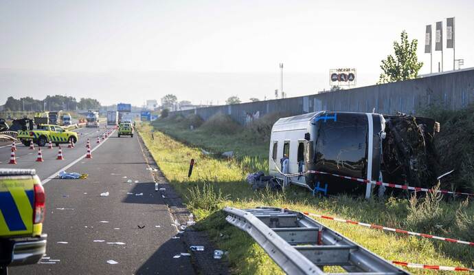 Niederlande: Schwerer Unfall mit Bus mit deutschen Schülern