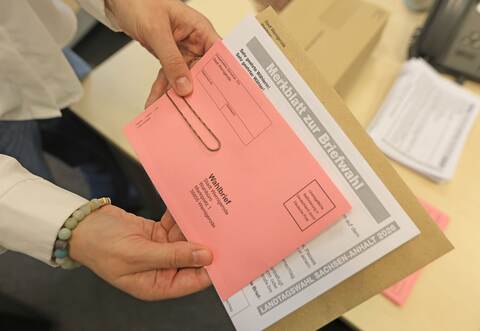 Vorbereitung für Briefwahl in Sachsen-Anhalt