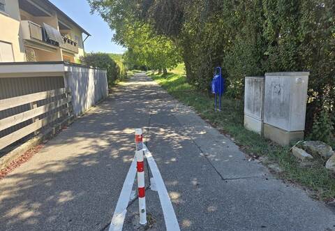 Am Tag erscheint das Sträßchen Ecke Murgstraße/Dreisamstraße Richtung Grenzsägmühle wie ein Naturidyll. In den Abend- und bis in die Nachtstunden hinein treffen sich dort Jugendliche aus der Region mit ihren Zweirädern. Anwohner sprechen von einem „Höllenlärm“.