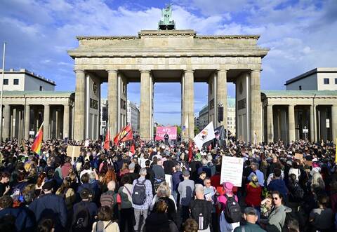 Nach der Wahl in Sachsen-Anhalt - Proteste in Berlin