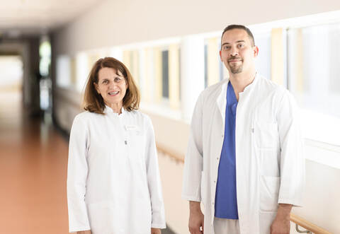 Die neue Chefärztin für Pneumologie, Dr. Luciana Ioana Cristici, soll an der Seite ihres Oberarztes Azal Lutfi das Versorgungsangebot am Pforzheimer HeliosKlinikum erweitern.