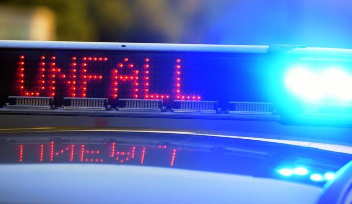 Symbolbild - Polizei sichert Unfallstelle
