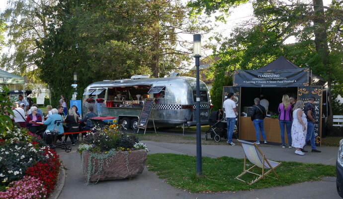 Aus den Food-Trucks durftet es herrlich nach Essen aus aller Herren Länder.