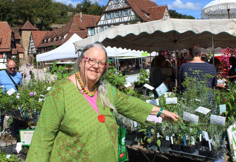 Seit 2008 veranstaltet die Maulbronner „Kräuterhexe“ Gabriele Bickel den Maulbronner Kräuter- und Erntemarkt. Mit großem Erfolg, wie die Besucherzahlen zeigen.