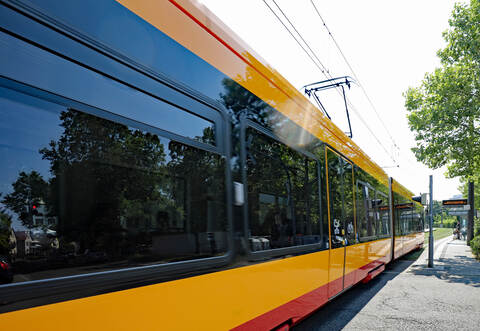 Wegen eines Oberleitungsschadens kommt es zu Fahrtausfällen und Einschränkungen.