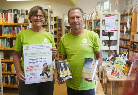 Monika Pawlitscha und Felix Ams gehören zum Leitungsteam der BilfingerGemeindebücherei und freuen sich auf den Bücherflohmarkt.Nico Roller