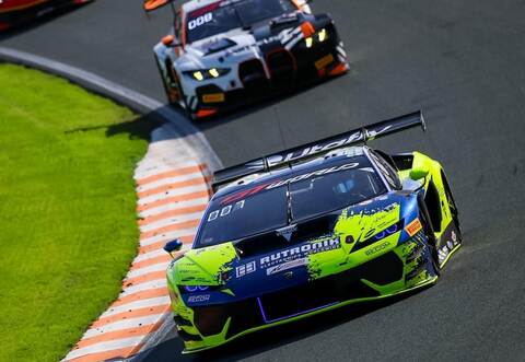 Platz sieben belegte Rutronik Racing (vorne) am Sonntag in Zandvoort.