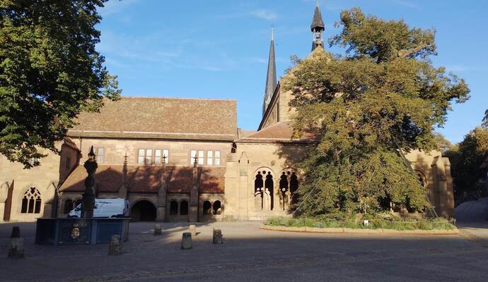 Die Klosteranlage gehört seit 1993 zum Unesco-Weltkulturerbe – mögliche Auswirkungen der Windkraftplanung beschäftigen nun erneut den Gemeinderat.