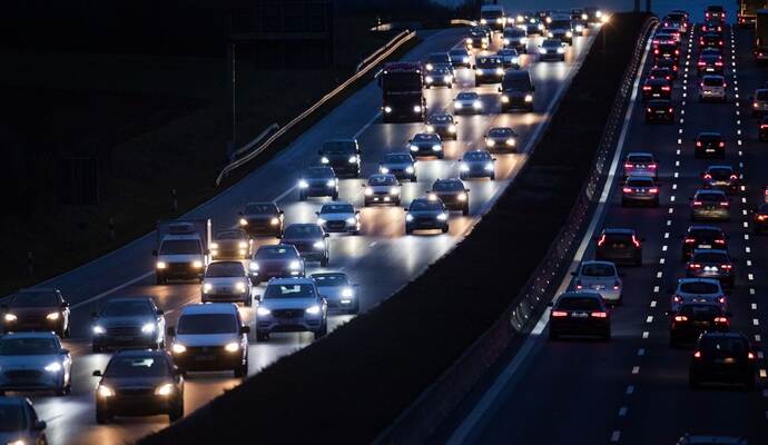 Stockender Verkehr auf der A81