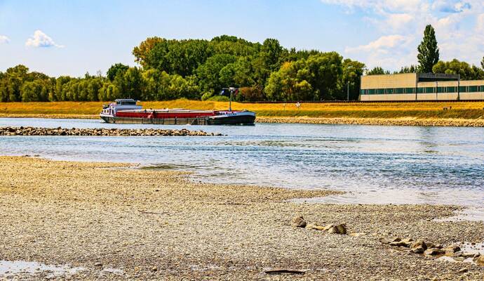 Niedrigwasser am Rhein