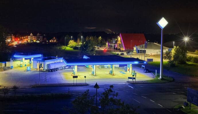 Tankstelle am Abend