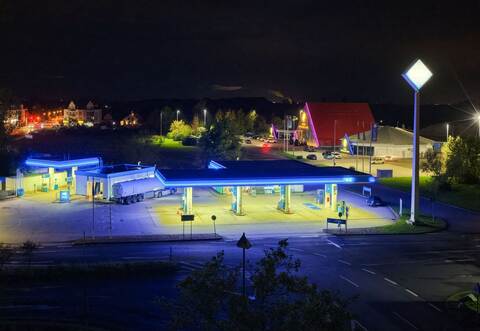 Tankstelle am Abend