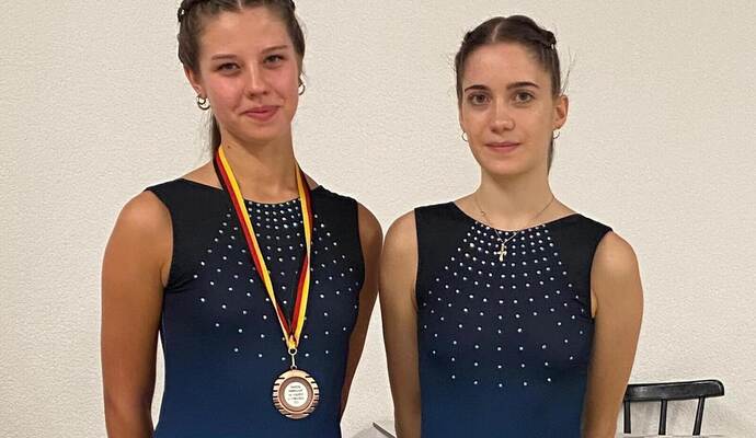 Julia Chudziak (links) und Mara Bischoff vom RRMSV Kieselbronn.