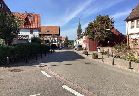In der Grunbacher Ortsdurchfahrt gilt bald Tempo 30. Ob eine 30er-Zone in der Eichbergstraße eingerichtet wird,ist derzeit noch unklar.