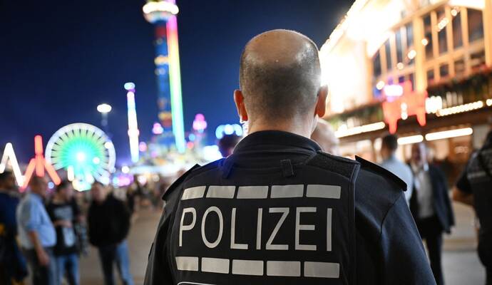 Polizei auf den Cannstatter Wasen