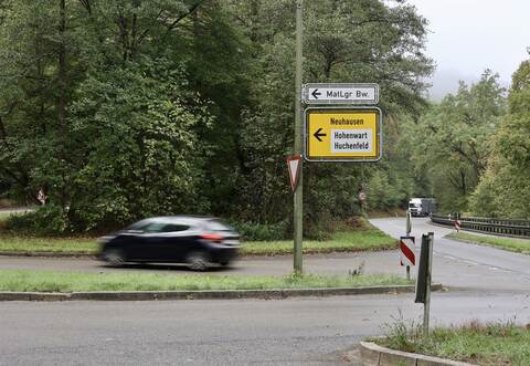 Der zu sanierende Streckenabschnitt beginnt am Kupferhammer in Pforzheim an der B 463 und reicht bis etwa 100 Meter nach der Einmündung der Industriestraße in Huchenfeld.