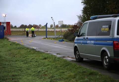 Polizeieinsatz am Flughafen Leipzig/Halle - Zaun beschädigt