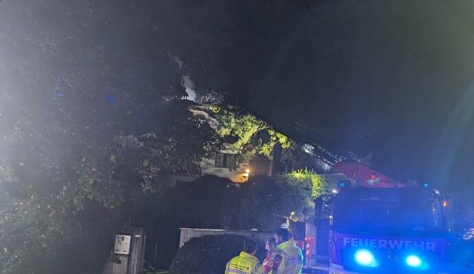 Die Feuerwehr vor Ort in Würm.