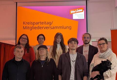 Der Vorstand: Peter Peiffelmann, Finia Schwenk-Scherb, Angelika Stupinski, Felix Schwenk-Scherb (hinten von links), und Christopher Schweigert Santos da Costa, Helmut Kuntschner, Joscha Borrmann und Carolin Wentz (von links).