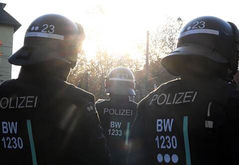 Einsatzkräfte der Polizei - Symbolbild