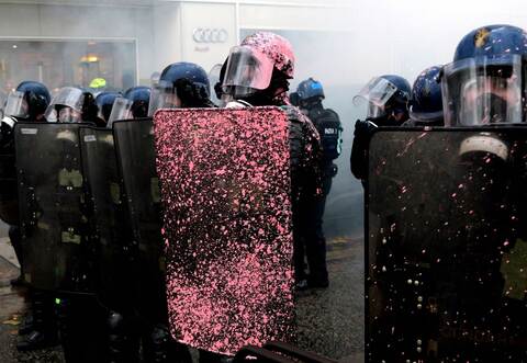 Frankreich fährt massive Polizeimacht bei neuem Protest auf