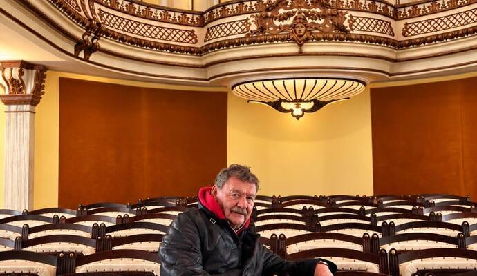 Intendant Thomas Käppler blickt aufeine erfolgreiche Spielzeit am Königlichen Kurtheater zurück und freut sich aufs kommende Jahr.