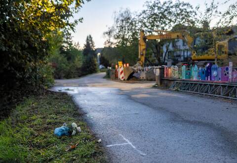 Frau und Kleinkind sterben bei Unfall mit Lastwagen