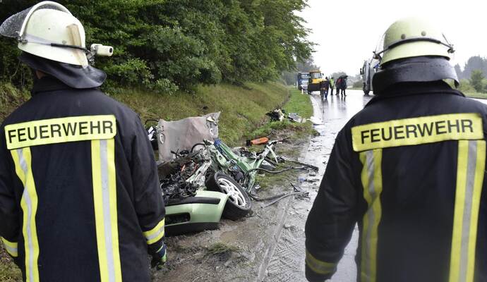 Für die Rettungskräfte in Nagold bot sich ein Bild des Schreckens - leider gehören tragische Verkehrsunfälle für sie zum Alltag.