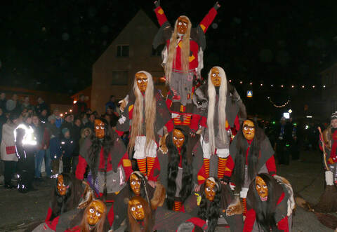 Großen Spaß hatten sowohl die teilnehmenden Gruppen als auch die Zuschauer beim Nachtumzug in Schellbronn.