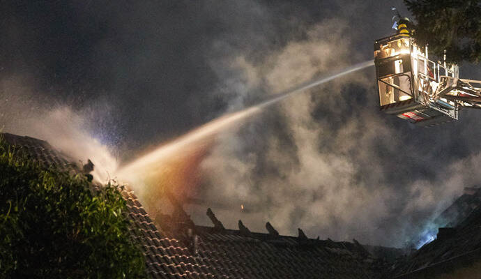 Nach einem Dachstuhlbrand in Altensteig-Garrweiler wurde ein Einfamilienhaus unbewohnbar. Nach einem Dachstuhlbrand in Altensteig-Garrweiler wurde ein Einfamilienhaus unbewohnbar.