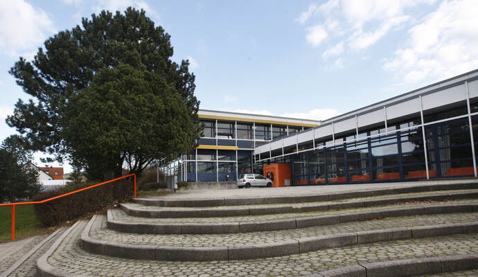 Die Johannes-Kepler-Schule in Dietlingen. Die Johannes-Kepler-Schule in Dietlingen.