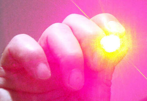 Beim Anflug auf Pforzheim ist der Pilot eines Polizeihubschraubers mit einem Laserpointer geblendet worden.