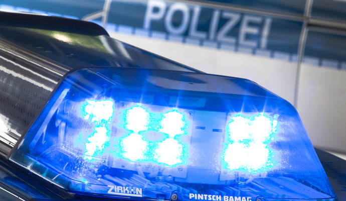 Der Betrunkene BMW-Fahrer verursachte einen Sachschaden in Höhe von 15.000 Euro.
