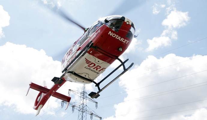 Mit einem Rettungshubschrauber wurde ein Junge von Wilferdingen aus in eine Klinik geflogen. 