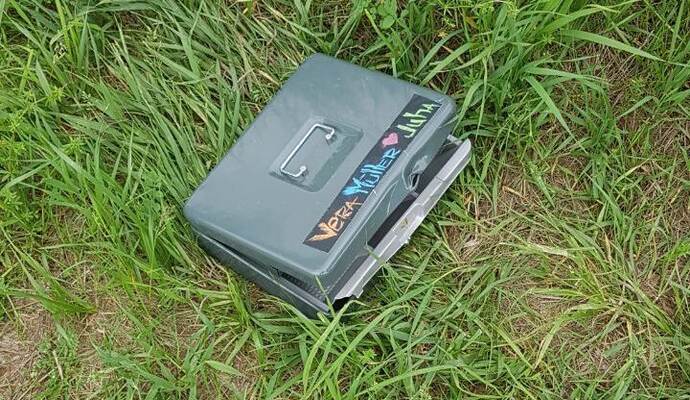 Die geklaute und anschließend wiedergefundene Geldkassette aus Illingen.
