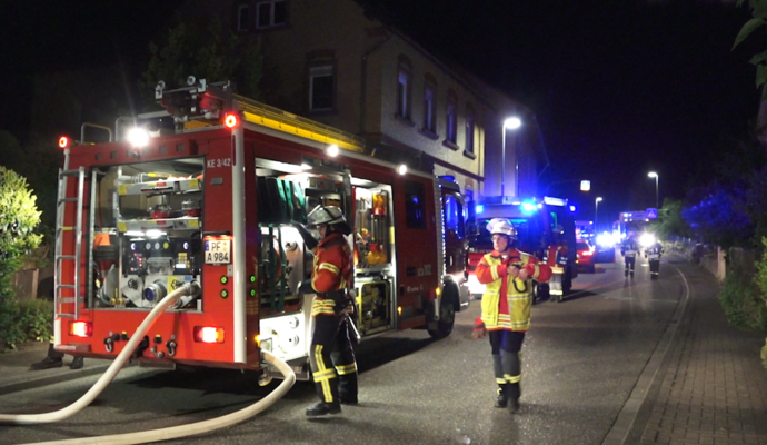 Die Feuerwehr rückte mit 40 Einsatzkräften an die Wildbader Straße aus. Die Feuerwehr rückte mit 40 Einsatzkräften an die Wildbader Straße aus.