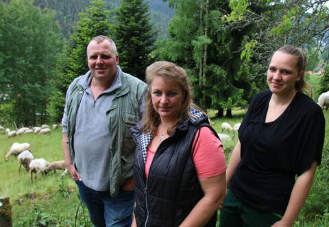 Schäfer Gernot Fröschle mit Frau Karen (Mitte) und Tochter Christine Schraft.