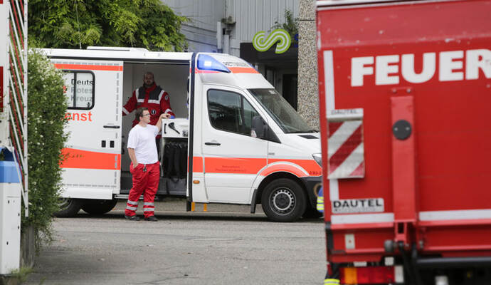 Feuerwehr und DRK rückten nach Knittlingen aus. Feuerwehr und DRK rückten nach Knittlingen aus.