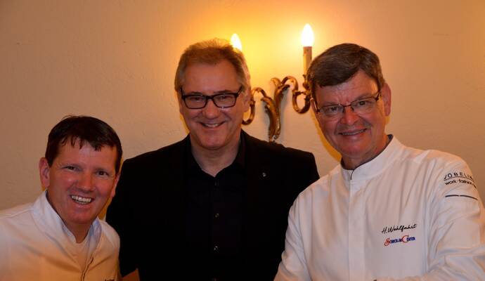 Harald Wohlfahrt, Thomas Brockmann und Bernd Werner (von rechts) bei der „Harald-Wohlfahrt-Sterne-Gala“ auf Schloss Eberstein.
